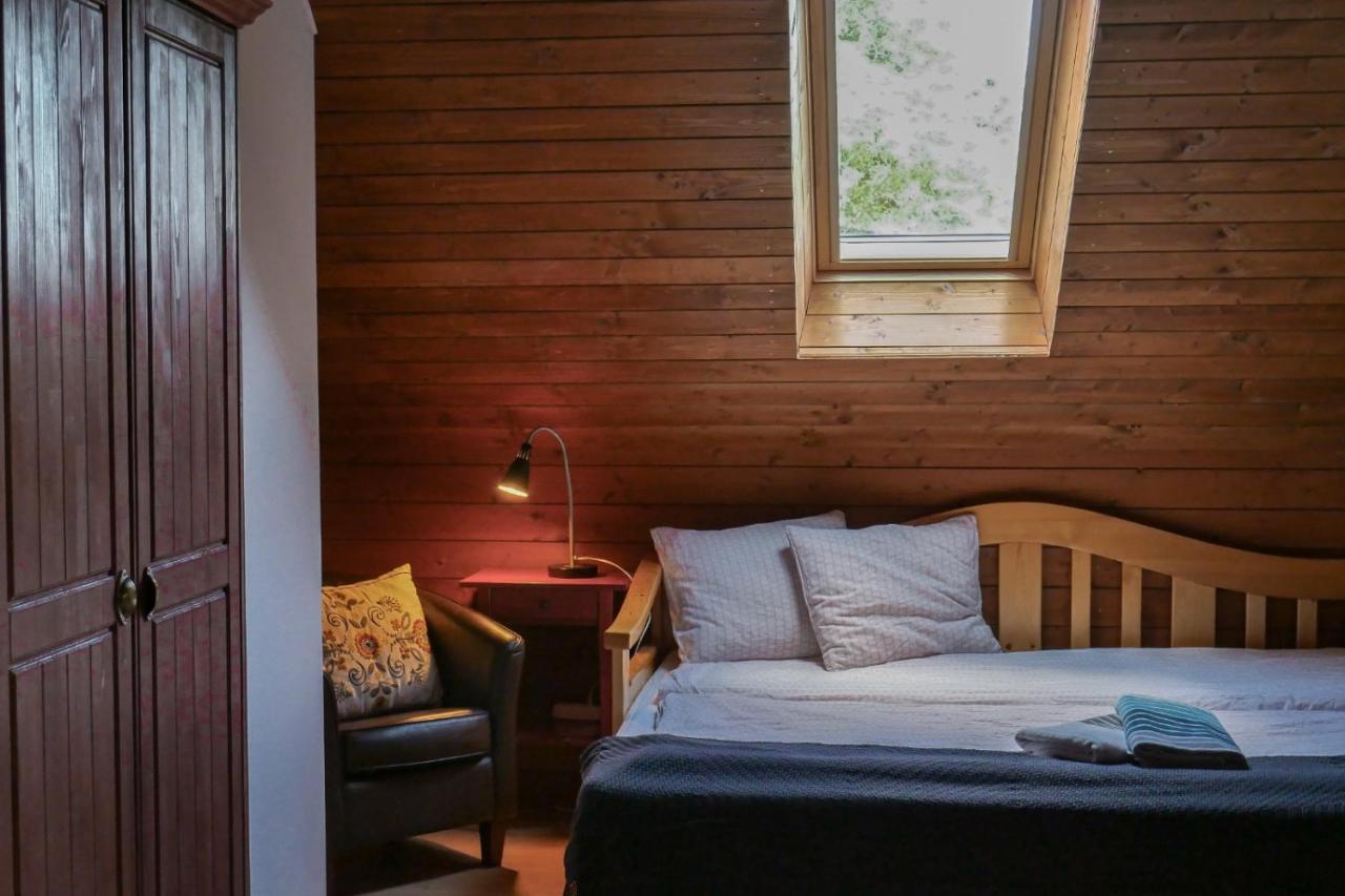 Bed and Breakfast Rose Hip Hill Farm Valea Tirnei Екстер'єр фото