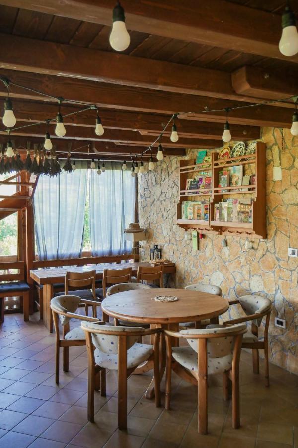 Bed and Breakfast Rose Hip Hill Farm Valea Tirnei Екстер'єр фото