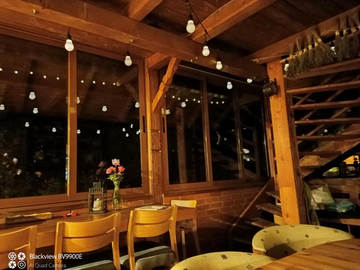 Bed and Breakfast Rose Hip Hill Farm Valea Tirnei Екстер'єр фото
