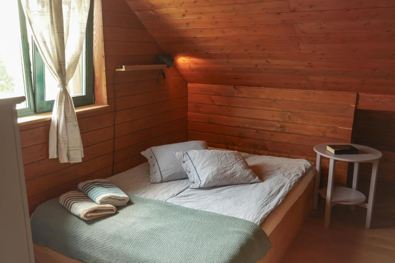Bed and Breakfast Rose Hip Hill Farm Valea Tirnei Екстер'єр фото