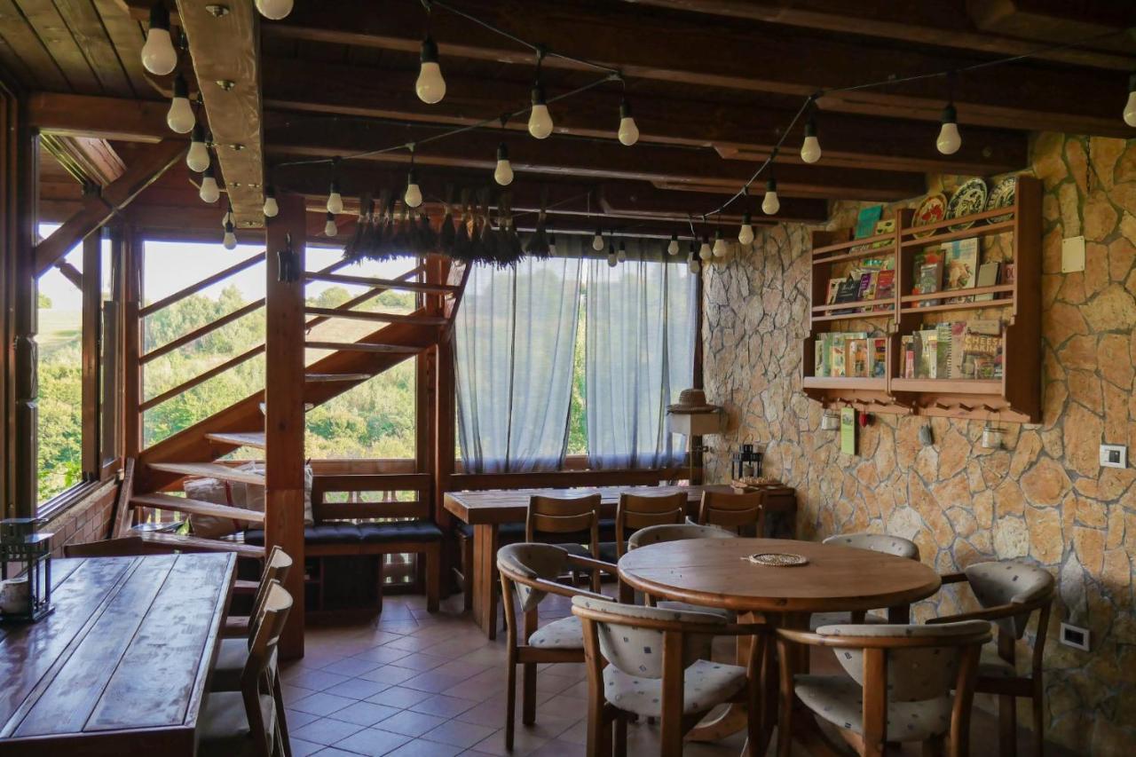 Bed and Breakfast Rose Hip Hill Farm Valea Tirnei Екстер'єр фото